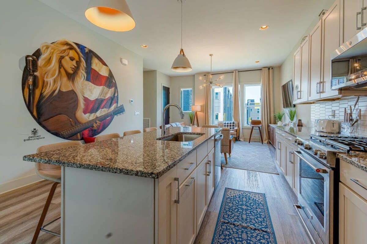 Carrie Underwood'S East Side Rooftop Game Room Nashville Exterior photo